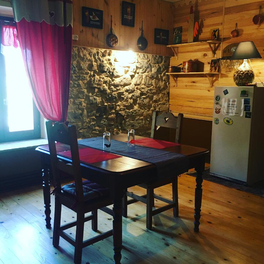 Séjour chez l'habitant Les 3crokignols, Maison D’hôte Familiale. Saffloz